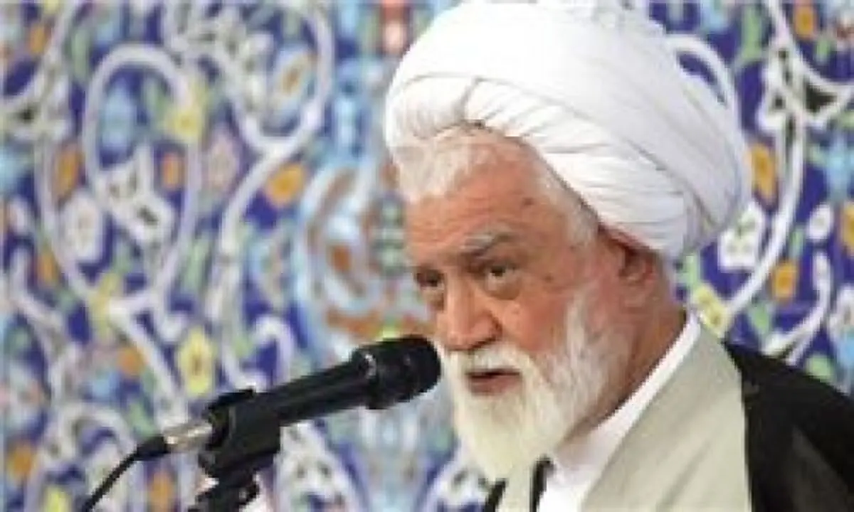 امام جمعه بندرعباس: آب شهر را برای رئیس‌جمهور ببرند تا بداند مردم چه می‌کشند! / آب بندرعباس بوی تعفن می‌دهد