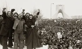 دلارهای نفتی، ما را از اهداف انقلاب دور کرد / انقلاب با تکیه بر مردم پیروز شد / برای عبور از تنگنای اقتصادی دوباره به مردم تکیه کنیم