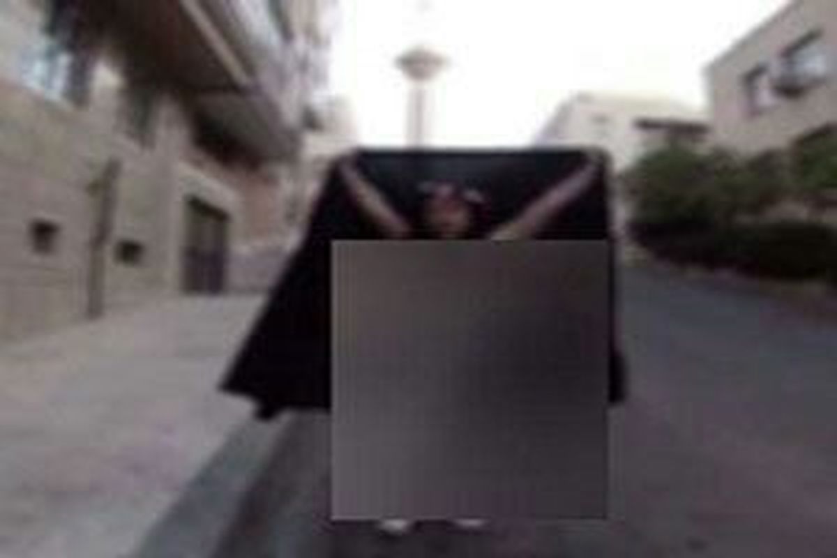 مجازات دختر ایرانی که کنار برج میلاد لخت شد
