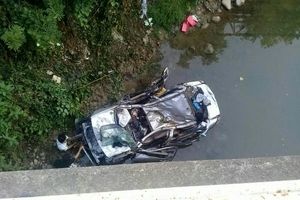 واژگونی و سقوط خودرو با سرنشینان به داخل رودخانه/ ۶ نفر کشته و مصدوم شدند