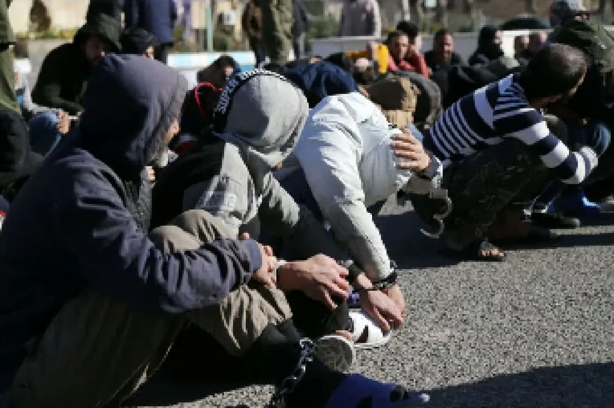 دستگیری ۱۰ خرده فروش مواد مخدر در آبادان