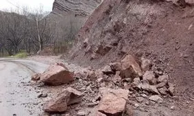 احتمال ریزش سنگ در محورهای کوهستانی مازندران