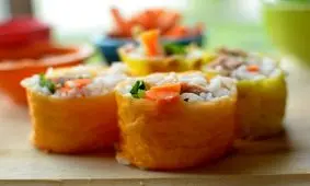 طرز تهیه رول برنج و تن ماهی