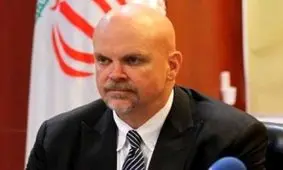 گری لوئیس: ظریف در حال ساخت پل های ارتباطی با اروپاست