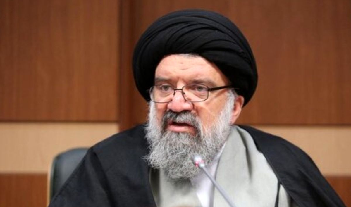 احمد خاتمی: آشتی با آمریکا، ایران را به بهشت برین تبدیل نمی کند/ در خود آمریکا ده ها میلیون بیکار و گرسنه وجود دارد