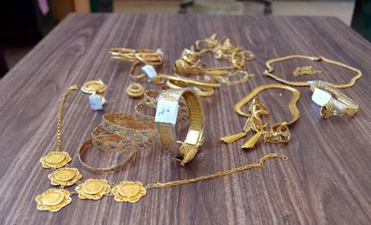 ترفند عجیب یک زن سارق برای سرقت طلای بانوان این بار به شکل کار خیر/ ویدئو