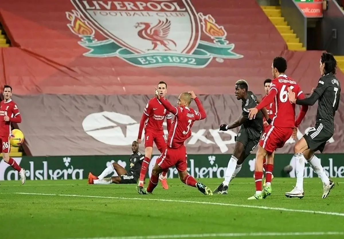 منچستریونایتد از لیورپول امتیاز گرفت و صدرنشین ماند