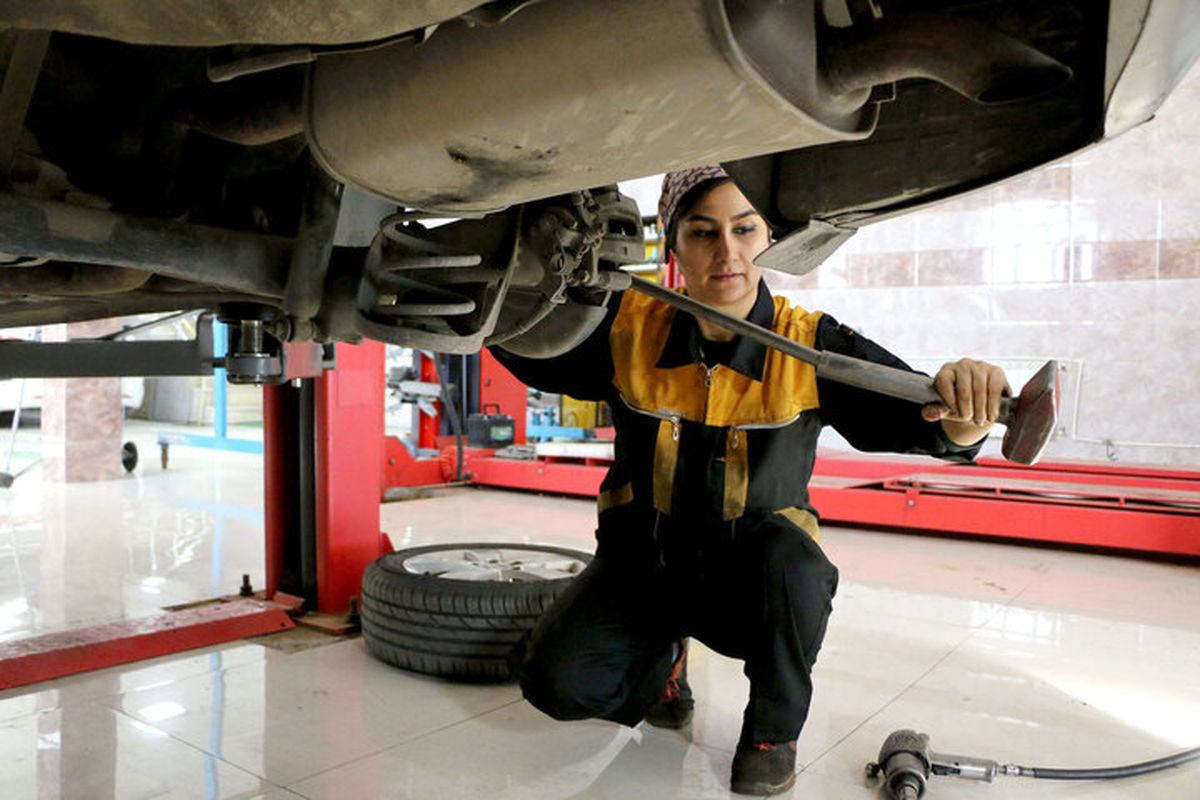 پای صحبتهای نخستین مکانیک زن تبریزی