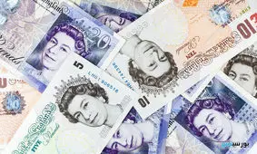 تغییرات عکس ملکه بریتانیا بر روی اسکناس از سال ۱۹۳۵ تا کنون/ ویدئو