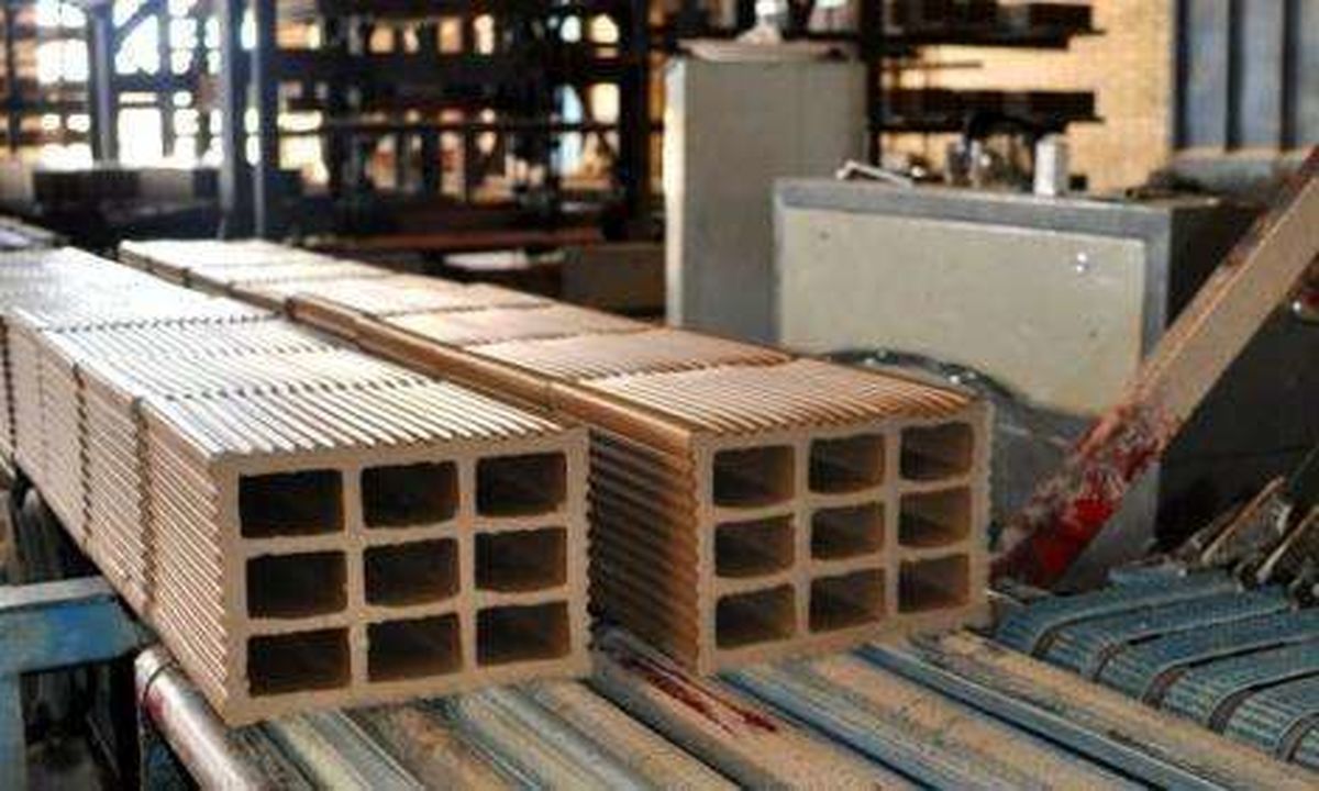 فاز دوم کارخانه آجر دهدشت راه اندازی نمیشود