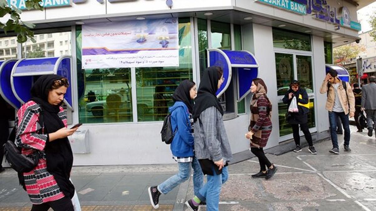 کرونا در اصفهان عادی سازی شده است/ انجام بازگشایی‌های بدون برنامه