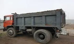 کشف ۱۵ تن شن و ماسه فاقد مجوز در بندر انزلی