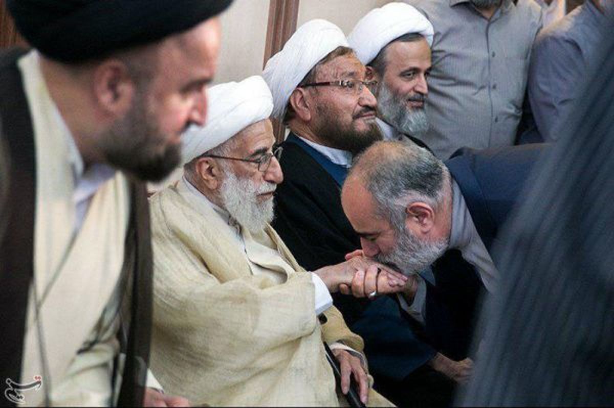 روایتی تازه از گرایش سیاسی مشاور جنجالی رئیس جمهور / «آشنا» بین روحانی و جلیلی مردد بود!