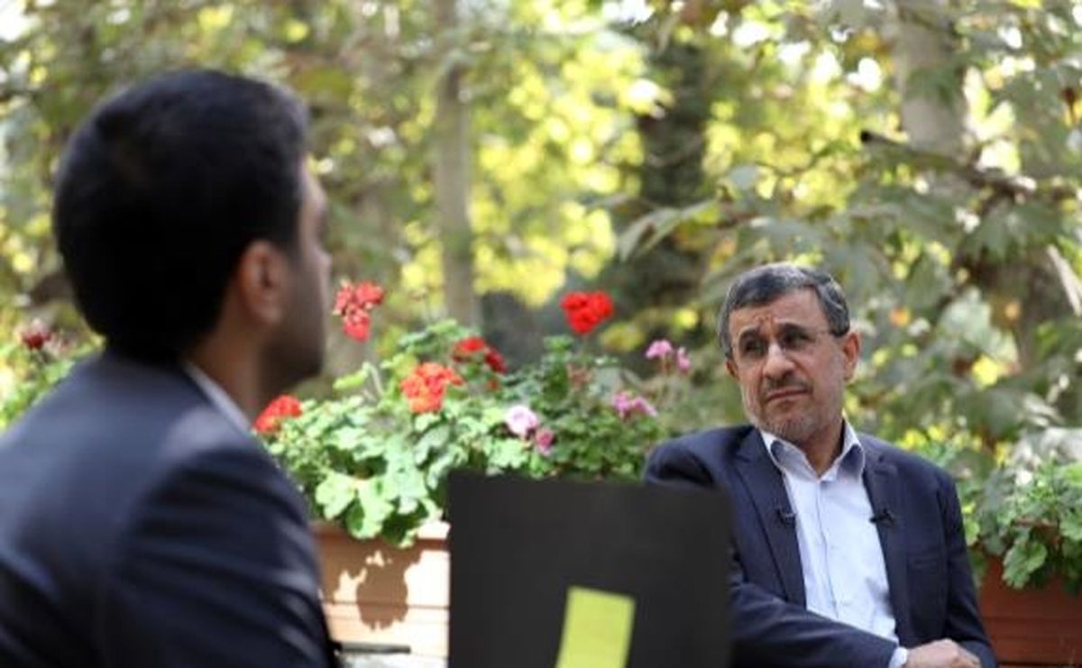 دولت انگليس به خيلی‌ها پول می‌دهد و می‌گويد برويد بگوييد مرگ بر انگليس/ آیا احمدی‌نژاد حالت عشق پروانه‌ای را تجربه کرده است؟