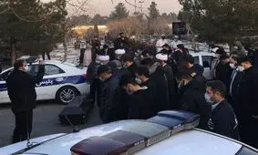 مراسم خاکسپاری علی انصاریان/ حضور دایی، کریمی و کاپیتان استقلال/ اقامه نماز به امامت شیخ حسین انصاریان/ عکس