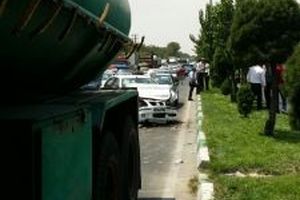 برخورد خودرو پلیس با تانکر آبرسان