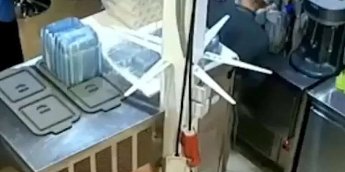 فیلم قمه کشی اشرار در میدان امام تالش/ ویدئو