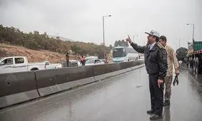 ‌آب‌گرفتگی زیرگذر فرودگاه تبریز کار دست رانندگان داد/ تصادف زنجیره‌ای ۴۳ خودرو