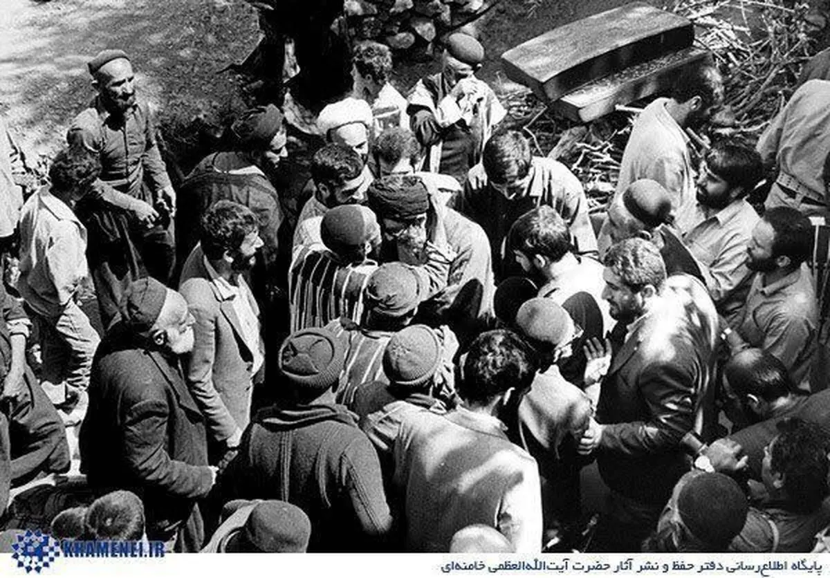 آیت‌الله خامنه‌ای در روستای سر آقا سید