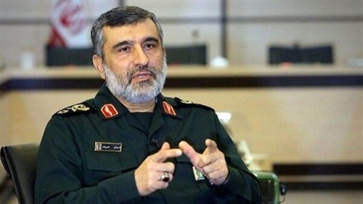 سردار حاجیزاده: ارتش و سپاه در کنار هم هویت پیدا میکنند