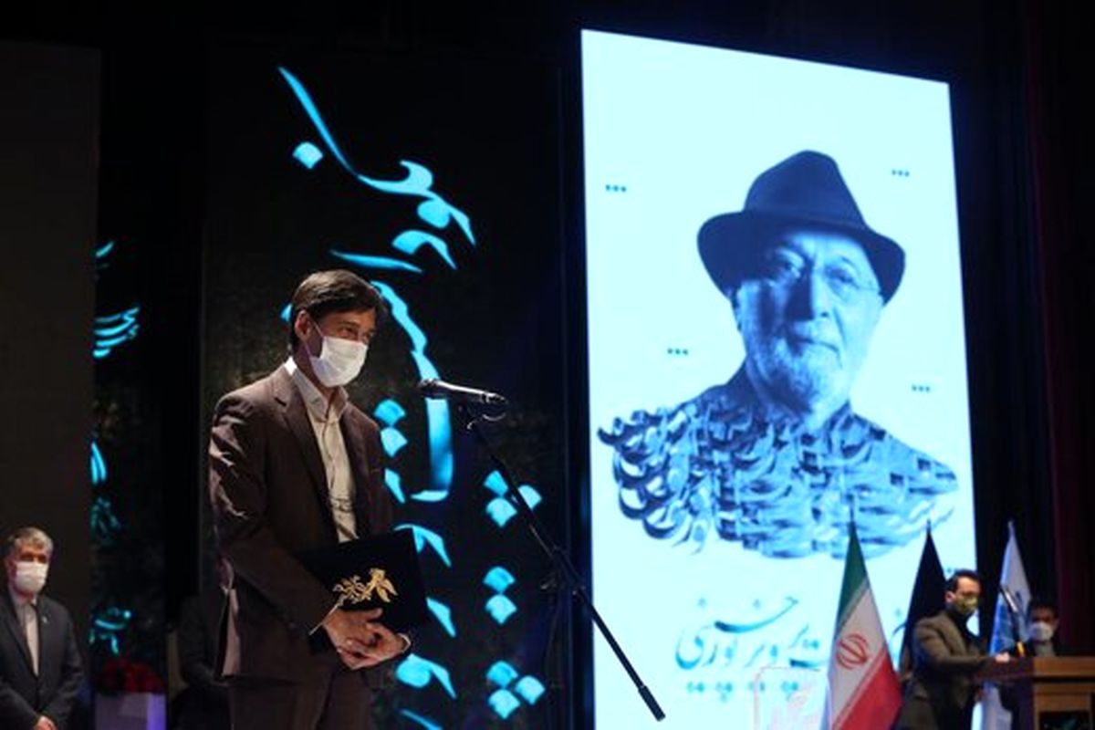 فرزند پرویز پورحسینی، از صحنههای باور نکردنی در بیمارستان پدرش گفت