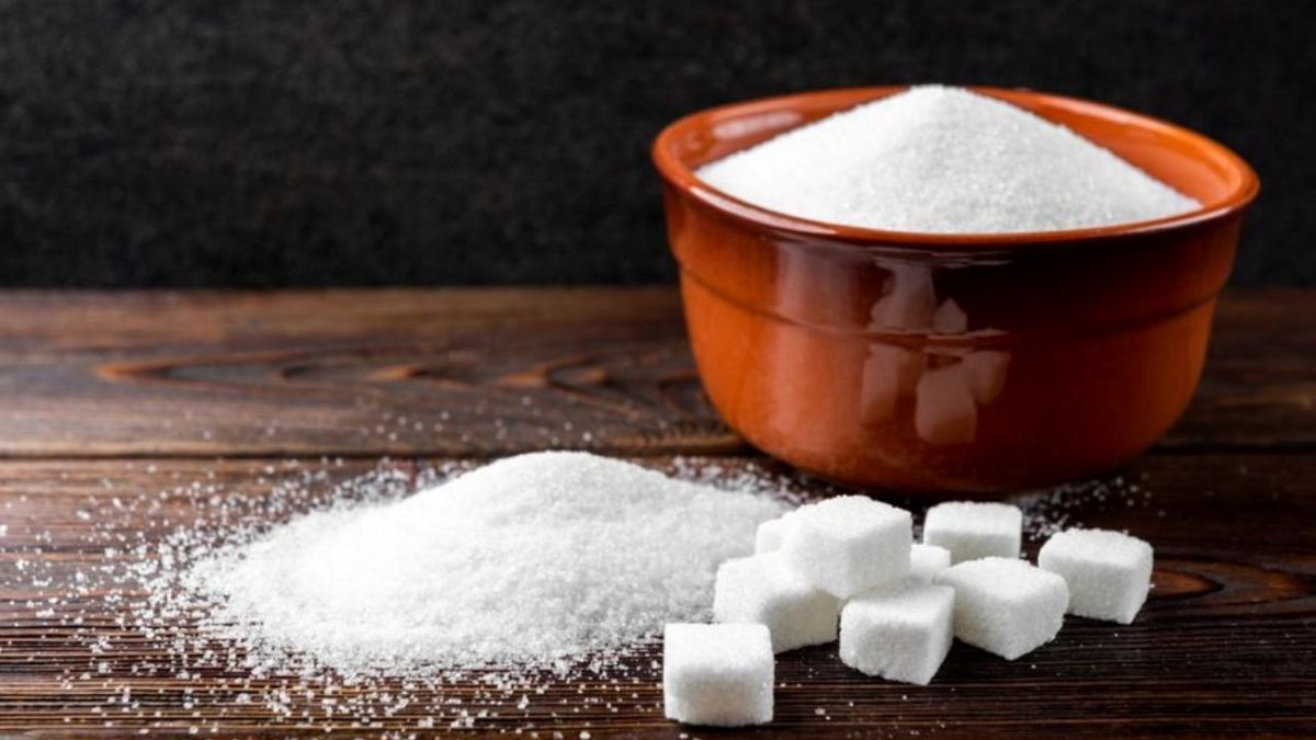 همچنان شکر در بازار اقلام اساسی چند نرخی عرضه میشود