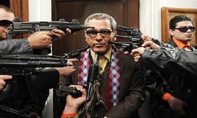 دستگیری مرد هزار چهره‌ی واقعی در کرج/ ویدئو