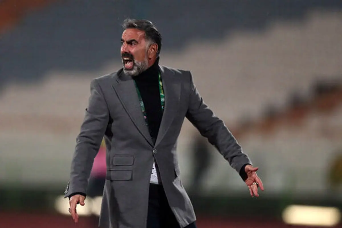 اقدام جنجالی محمود فکری/ آقای سرمربی صفحه رسمی استقلال و بازیکنان را آنفالو کرد