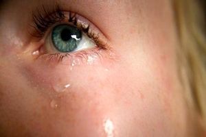 آیا واقعا کرونا با اشک چشم هم منتقل می شود؟