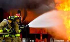 آتش سوزی بزرگ در بانک ملت اصفهان/ 35 زن و مرد در محاصره آتش/ ویدئو