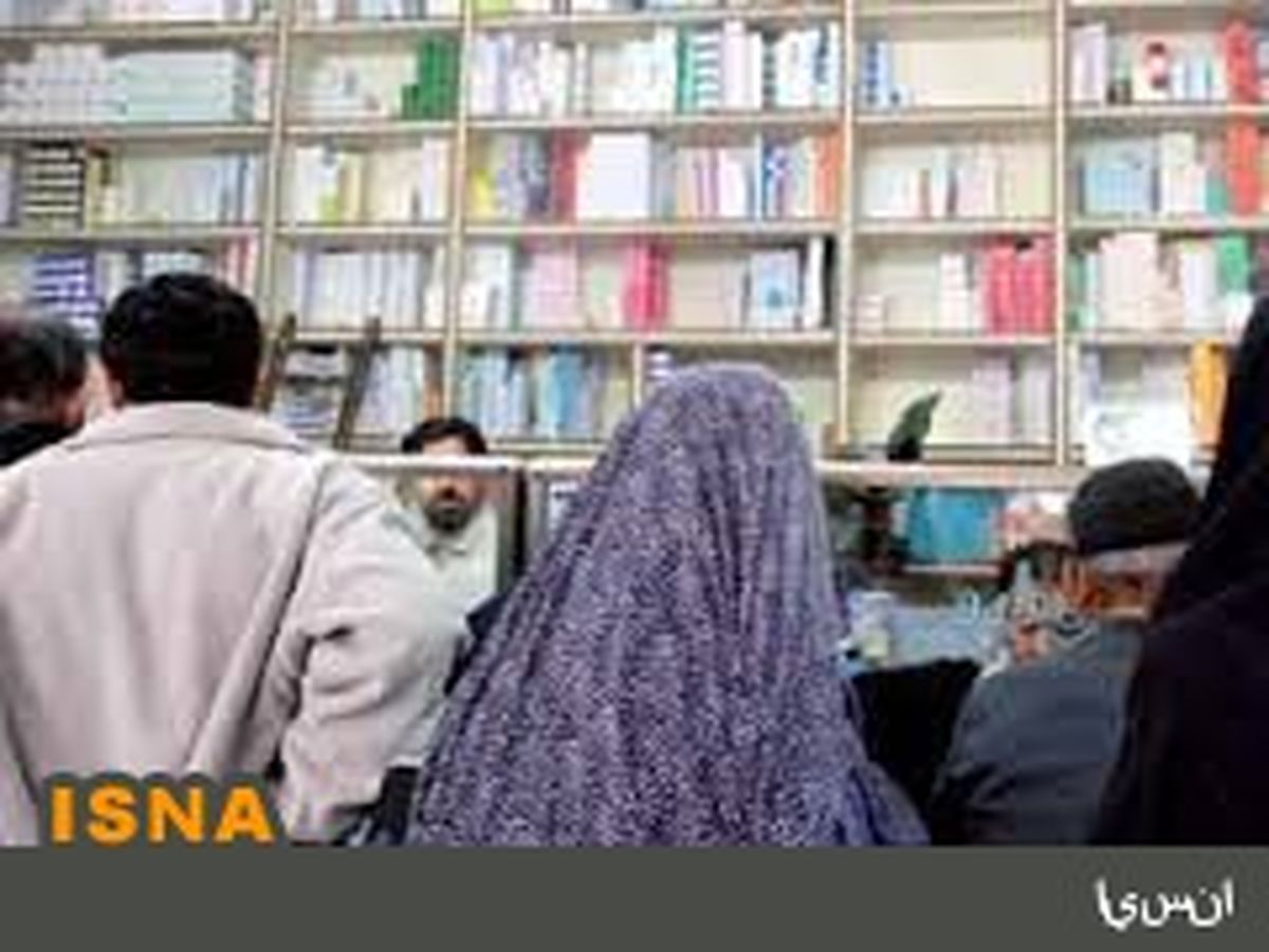 حذف دفترچه بیمه و ازدحام در داروخانهها / پزشکان زیر بار نرفتند، زورشان به داروخانهها رسید