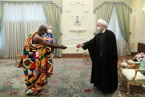 پوشش متفاوت سفیر جدید غنا در دیدار با روحانی/ تصاویر‌