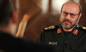 انتقاد روزنامه اصولگرا از حسین دهقان/ چرا از اسم مشاور رهبری سوء استفاده می کنید؟