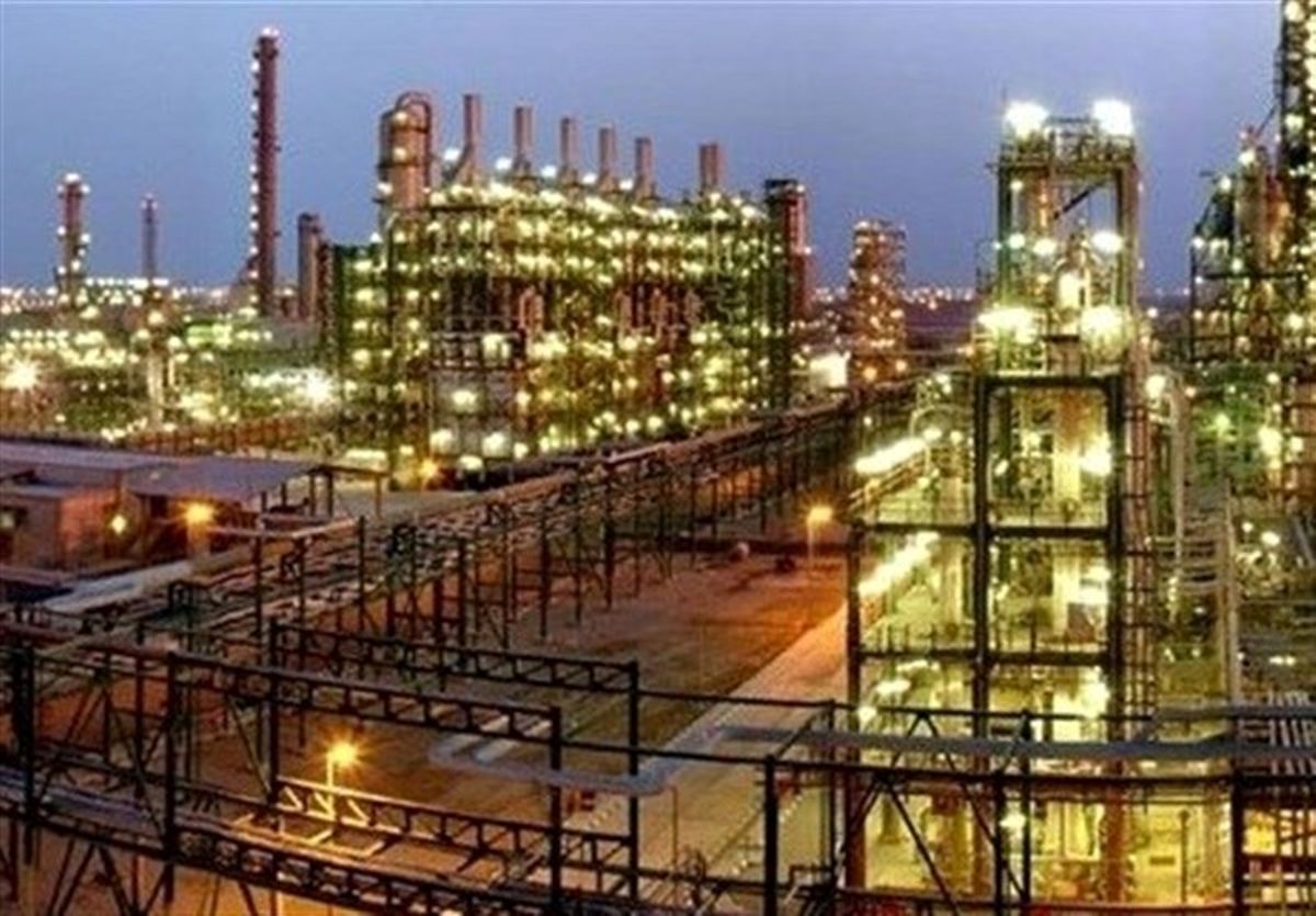 واکاوی اخراج کارگران پتروشیمی ایلام/ آیا کارگران به کار باز می‌گردند؟