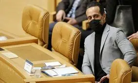 این ۹ نفر که به علی کریمی رأی دادند، چه کسانی هستند؟