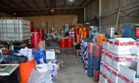 کشف بیش از ۱۸ هزار لیتر روغن موتور احتکار شده در اسدآباد