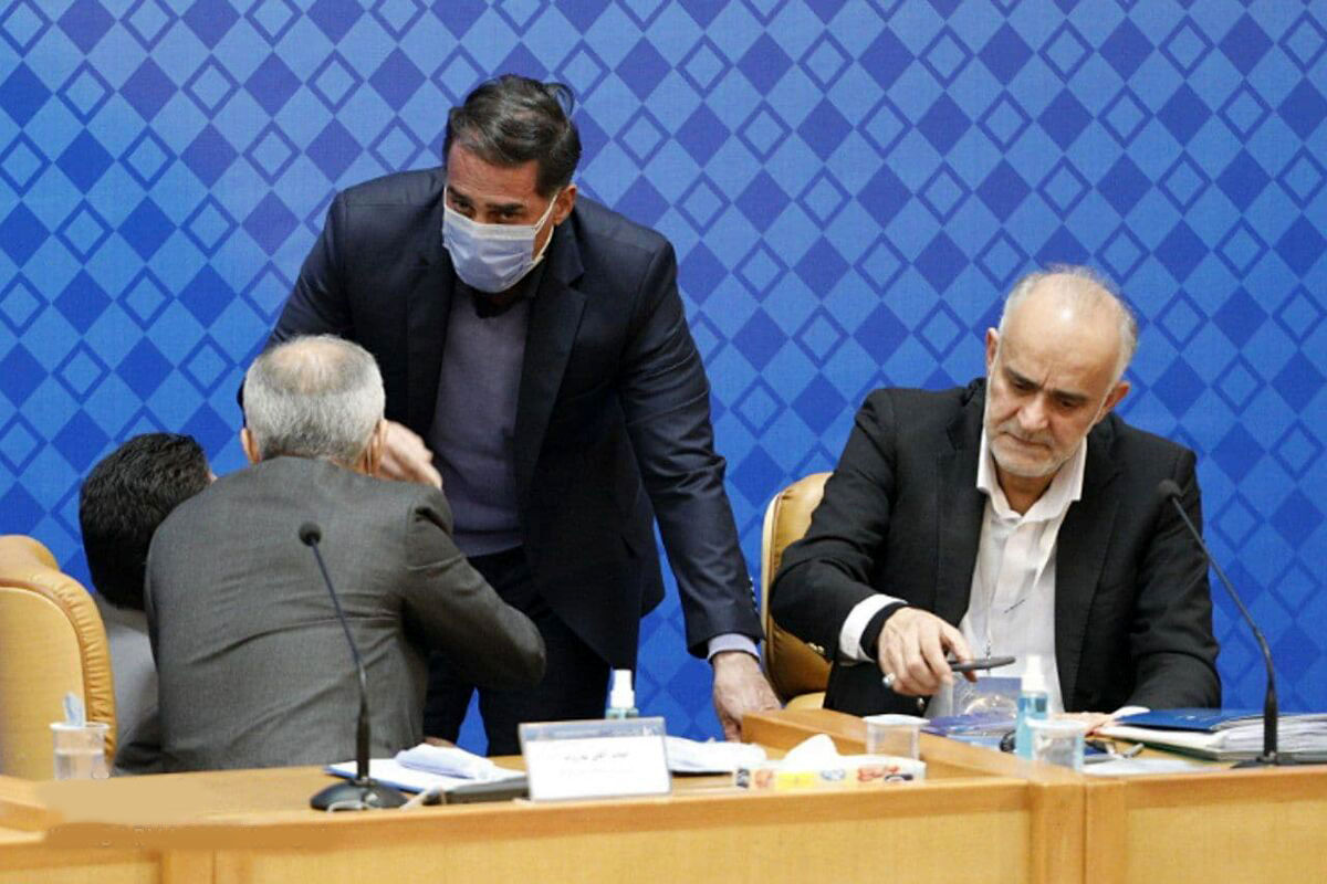 نام یکی از رأی دهندگان به علی کریمی فاش شد