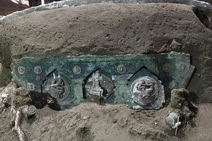 درشکه تشریفاتی دو هزار ساله در حومه شهر سوخته پمپئی کشف شد/ ویدئو