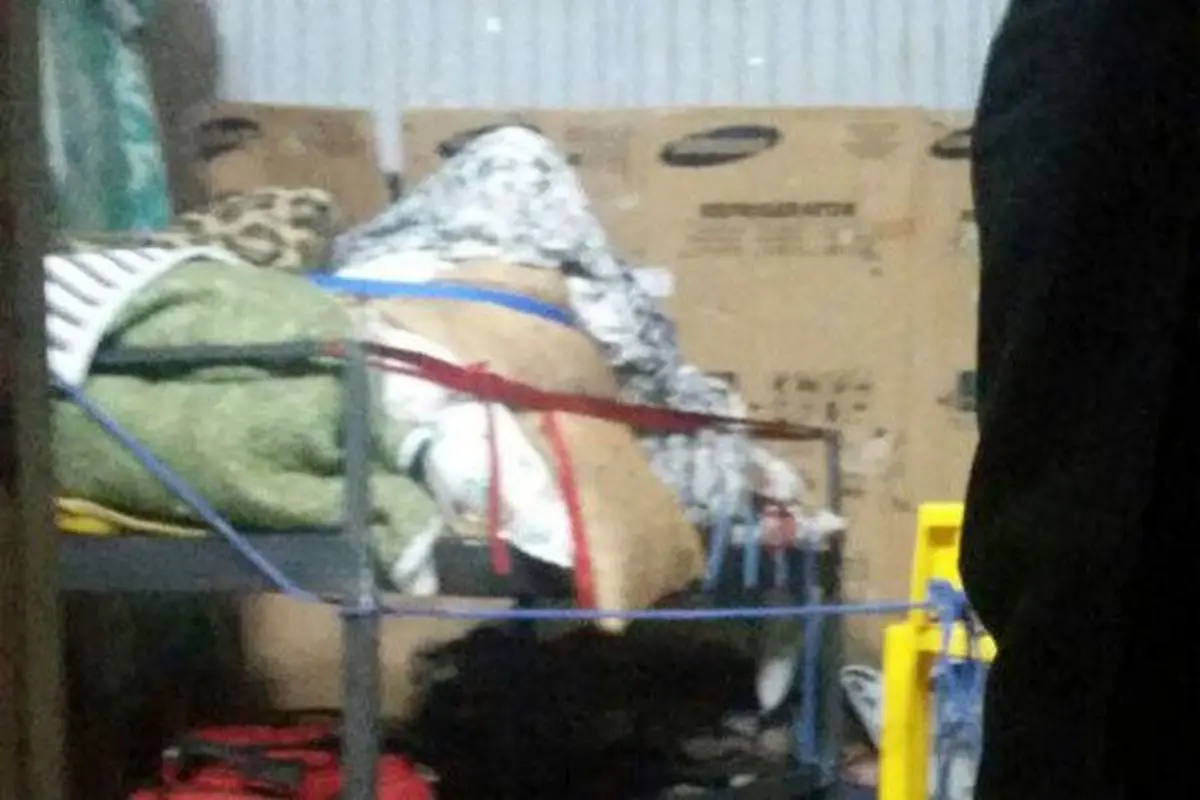 زن ۳۰۰ کیلویی با خاور به بیمارستان رفت/ ساخت تخت فلزی برای انتقال