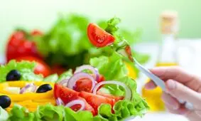چطور بفهمیم تغذیه سالمی داریم؟ ۱۰ علامت مشخص