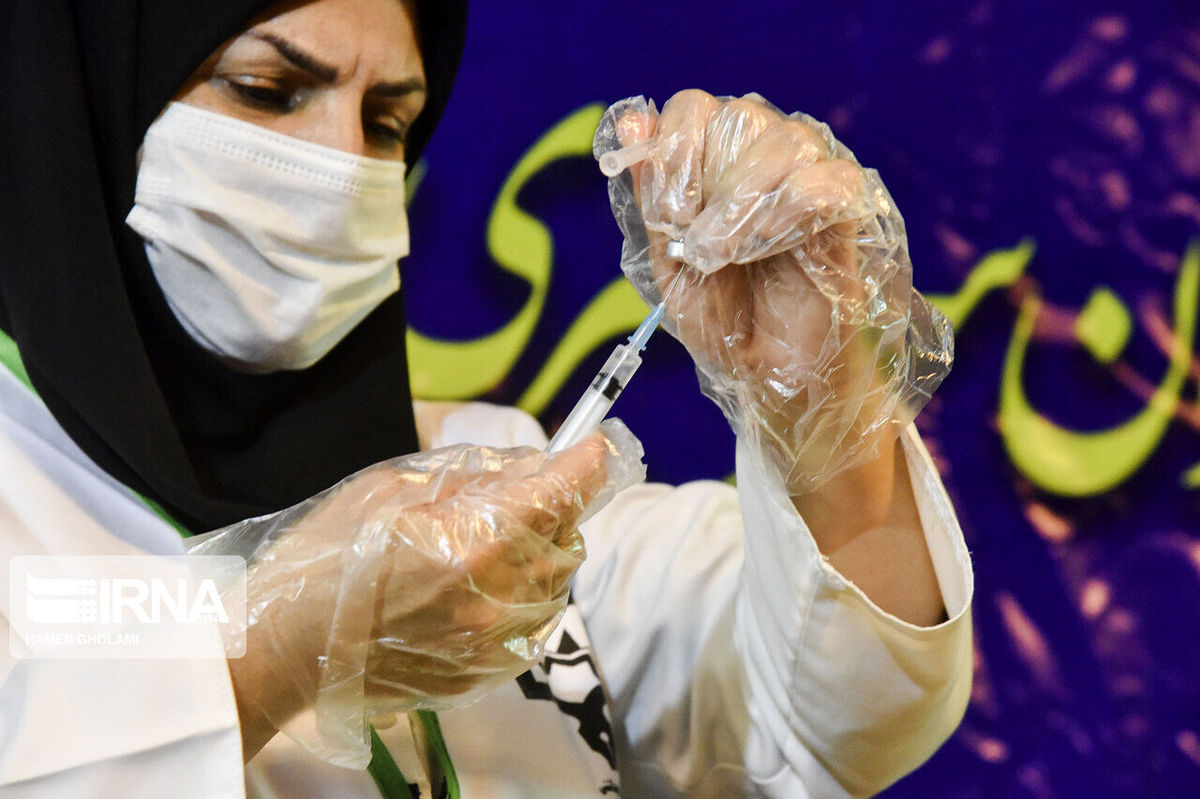 واکسن کرونا به ۱۰۵ مدافع سلامت سیستان و بلوچستان تزریق شد