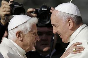 ‌پاپ بازنشسته از استعفای خود دفاع کرد