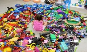 بازی اسباب بازی‌ها با جان کودکان/ سرگرمی با طعم سرطان!