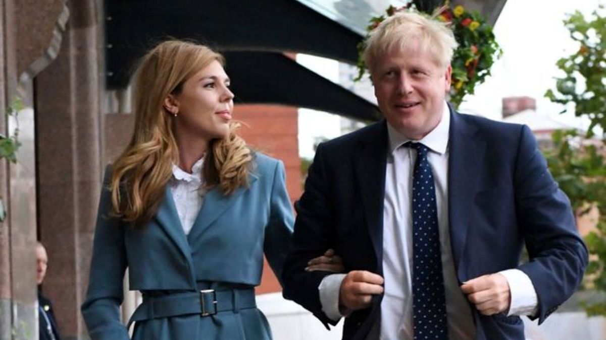 نخست وزیر انگلیس برای فرار از هزینه های بالای همسرش، خیریه راه می اندازد