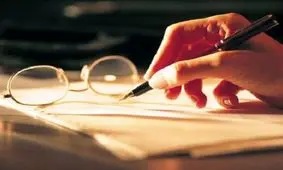 عادت‌های عجیب و غریب نویسندگان سرشناس جهان + نقاشی های بسیار جالب