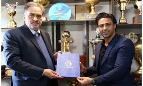 عکس یادگاری فرزاد و فرهاد مجیدی بعد از بازگشت به استقلال/عکس