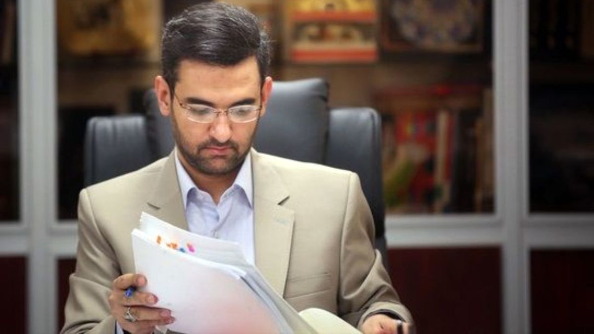 دردسر جدید آذریجهرمی/ «نه شرقی نه غربی»؛ راهبرد نظام یا اتهام تازه؟