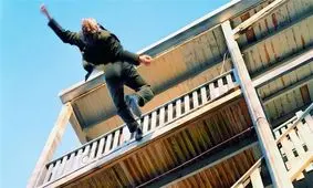 پرواز از طبقه سیزدهم پس از قتل مهمان آشنا