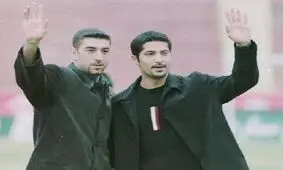رونمایی از پیراهن تیم منتخب سرخابی به یاد مهرداد میناوند و علی انصاریان/ عکس