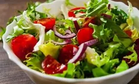 اگر هر روز سالاد بخوریم چه اتفاقی در بدن رخ می‌دهد؟